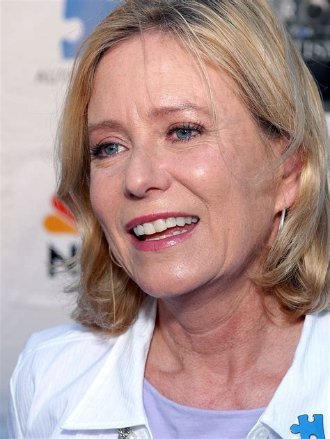 Here’s Why “The Brady Bunch” Star Eve Plumb Doesn’t Have。